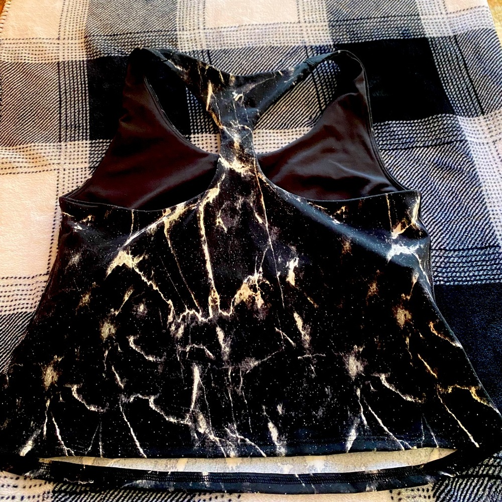Crop work out tank black and white veining